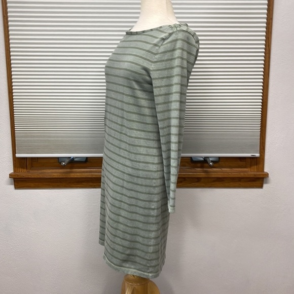 Vineyard Vines Green Garment-Dyed Striped Long-Sleeve Cotton Knit Dress - Picture 7 of 10